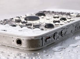 Vi è caduto lo smartphone nel water? Questa infografica vi spiegherà come salvarlo!