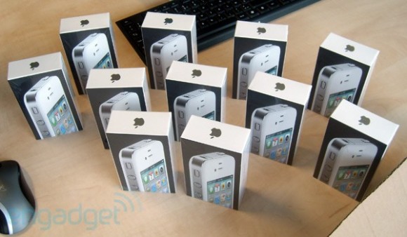 Gi iPhone 4 bianchi iniziano ad arrivare ai rivenditori 1