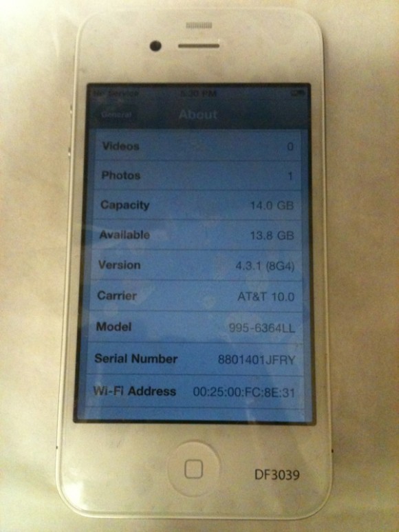 Il prototipo di un iPhone 4 bianco viene messo in vendita su eBay 2