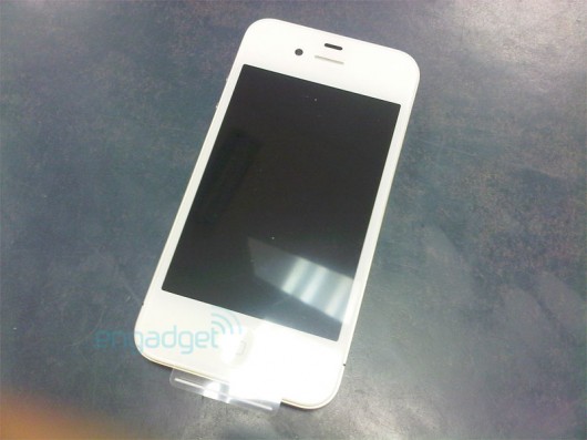 L'iPhone 4 bianco sta per arrivare, mostrate le prime immagini reali 2