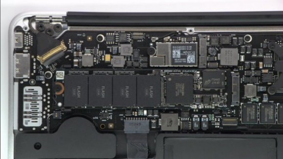 Nuovi MacBook Air con memoria flash ad alta velocità 1