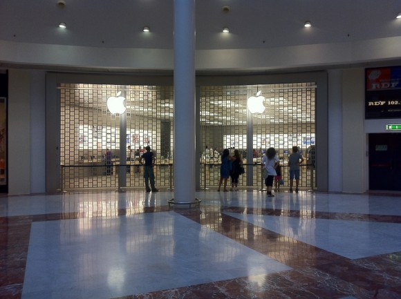 Oggi inaugura il nuovo Apple Store "I Gigli" 2