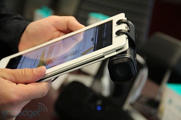 Logitech lancia Clip-On! I nuovi speaker per iPad 2