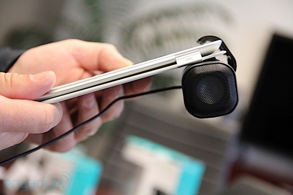 Logitech lancia Clip-On! I nuovi speaker per iPad 3