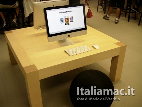 Aggiunte altre 45 foto alla galleria dell'inaugurazione dell'Apple Store Campania 1