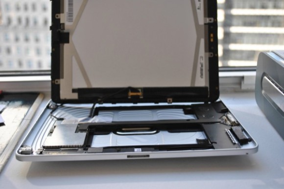 Un prototipo di un iPad con doppio connettore dock è stato venduto su eBay per 10.000 dollari 2