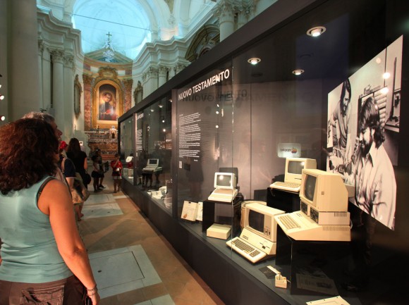 Inaugurata “Il Vangelo secondo Steve Jobs” a Civitanova Marche, ecco qualche foto 2