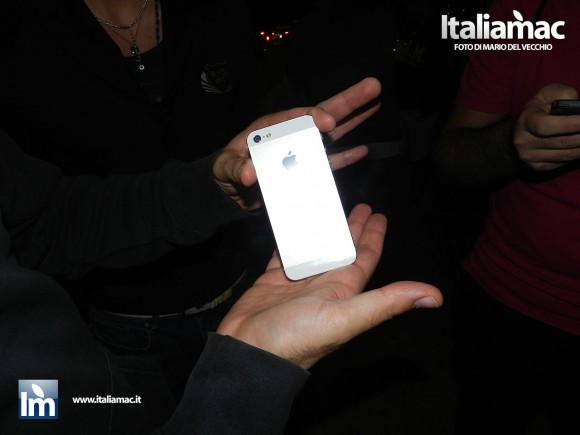 Uno dei primi iPhone 5 del Centro TIM nella penisola sorrentina, le foto del nostro inviato 1