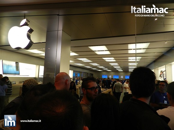 Apple Store Campania, reportage fotografico all'apertura del centro commerciale 1