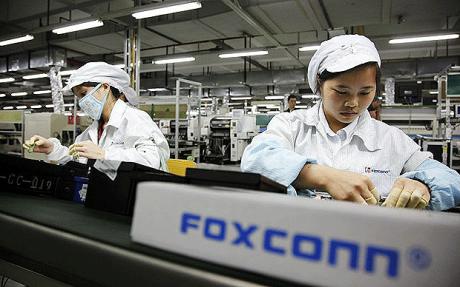 Un giornalista cinese: alla Foxconn, che produce gli iPhone, condizioni di lavoro "disumane" 1