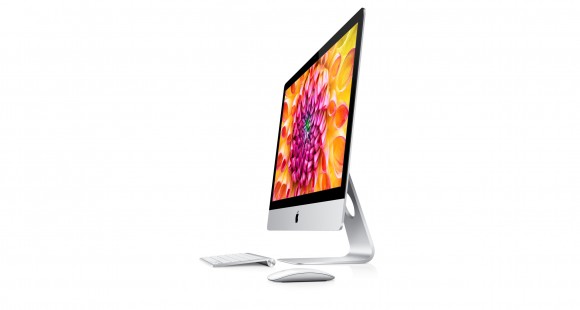 Oggi si è alzato il sipario anche sul nuovissimo iMac, un desktop da 5 millimetri 5