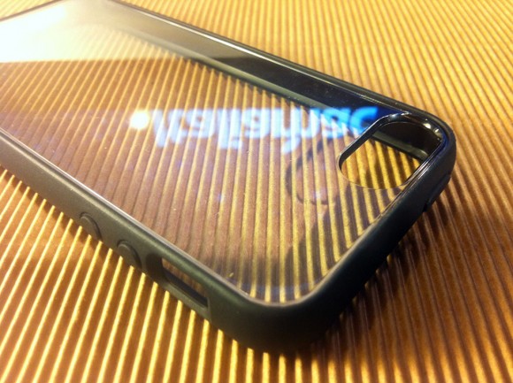 Cover iPhone 5 di Puro: Abbiamo provato la Clear e la Soft 4