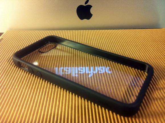 Cover iPhone 5 di Puro: Abbiamo provato la Clear e la Soft 3