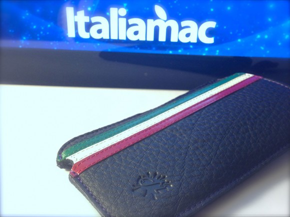 Custodia in vera pelle per iPhone, con tricolore e firmata MBcases 5