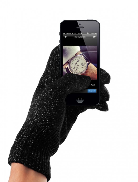 Con i guanti Mujjo puoi usare il touchscreen senza prendere freddo 3