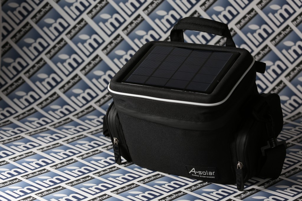 Aurora Camera Bag di A-Solar - Ricaricare in sicurezza i nostri dispositivi 1