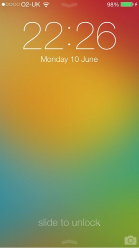 La schermata di blocco e la Home di iOS 7