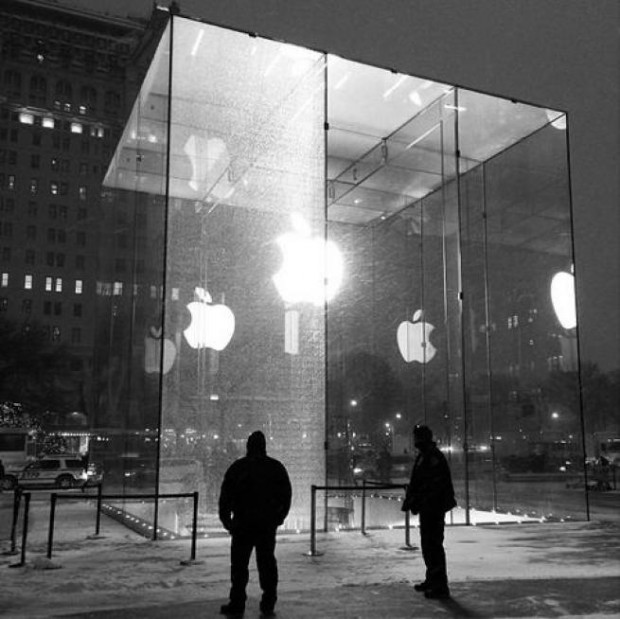 apple-store-newyork-cristallo-rotto-1