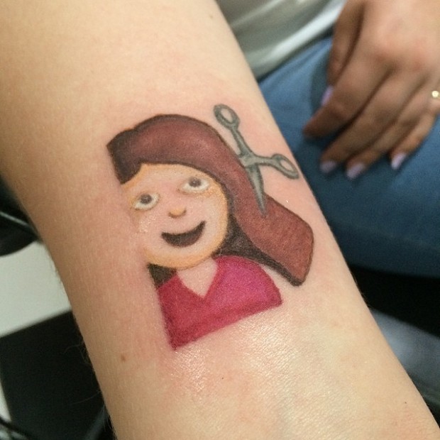 Tattoo Emoji - Girl with scissors