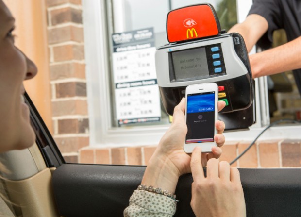 mcdonalds-drive-apple-pay