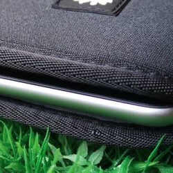 Crumpler Smart Condo 100, una cover a pochette per iPhone 6 Plus 1