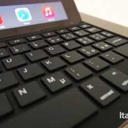 La tastiera per iPad Air che fa anche da smart cover 5