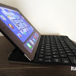 La tastiera per iPad Air che fa anche da smart cover 19