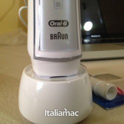 Oral-B SmartSeries 7000 base di ricarica