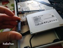 Foto istallazione SSD Crucial M500 su un MacBook Pro 11