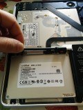 Foto istallazione SSD Crucial M500 su un MacBook Pro 12