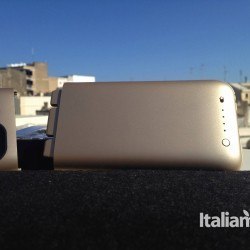 Mophie Juice Pack Air aperto