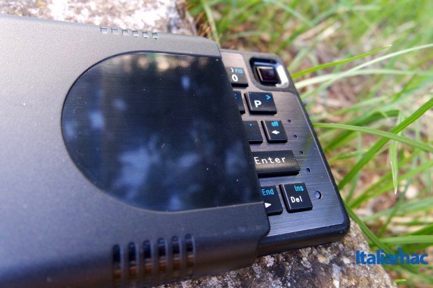 MobileFun: Tastiera Bluetooth e Trackpad Dual-Connect Slimline per iDevice 4