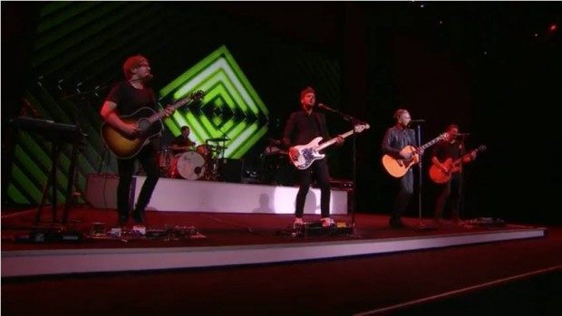 I OneRepublic suonano a sorpresa tre loro pezzi all'evento Apple 13