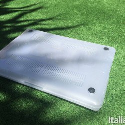 Clip On: Custodia per MacBook Pro 13" di Gecko Covers 4