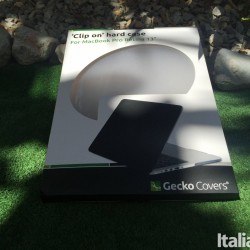 Clip On: Custodia per MacBook Pro 13" di Gecko Covers 1