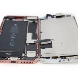 iFixit svela il mistero della rimozione del jack delle cuffie su iPhone 7. Ecco cosa c'è al suo posto 2