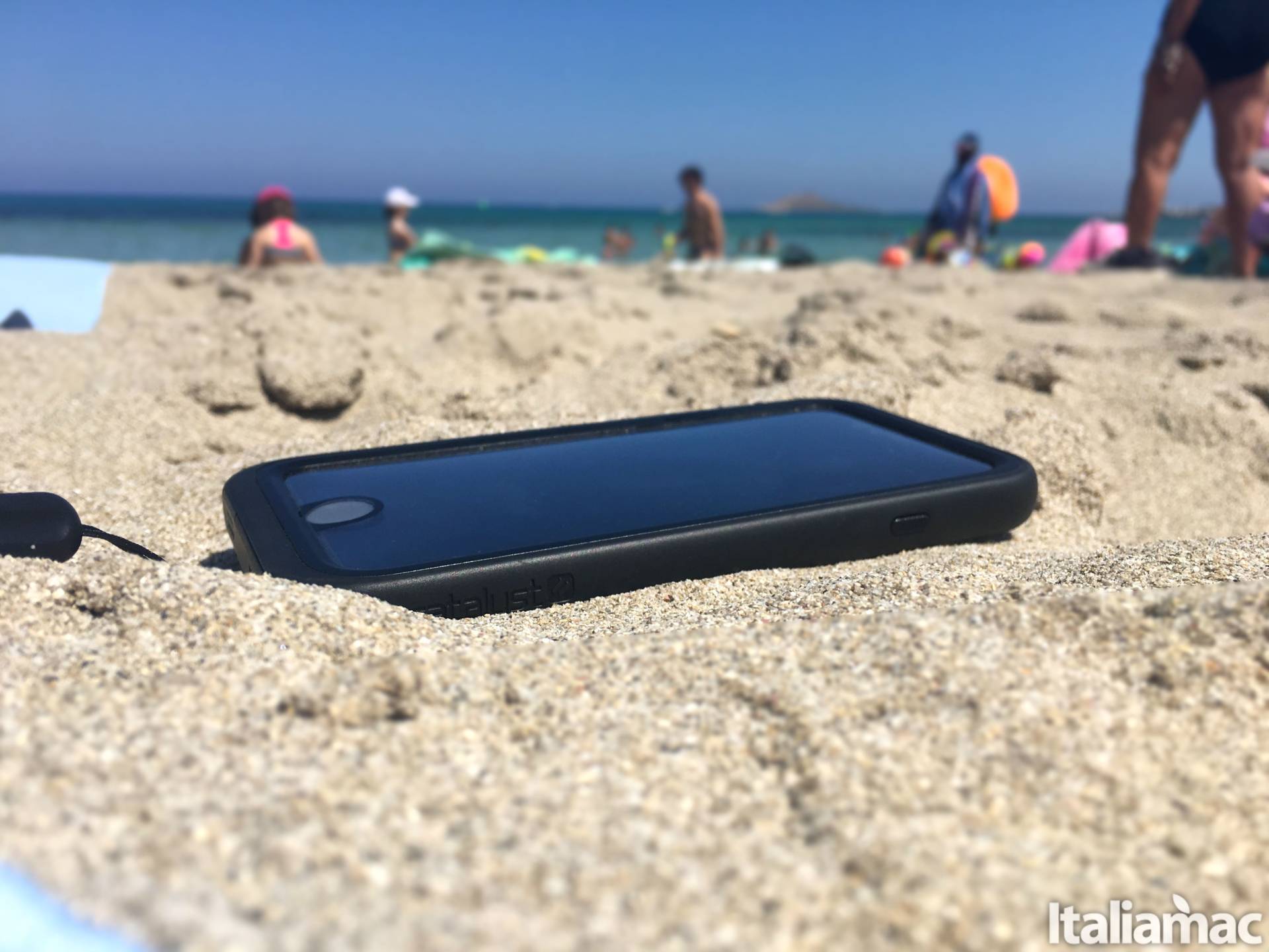 Catalyst: Il case impermeabile fino a 10 metri per iPhone 7 1