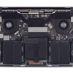 iFixit smonta il MacBook Pro 2017 con Touch Bar, ma quanto avrà di nuovo? 1