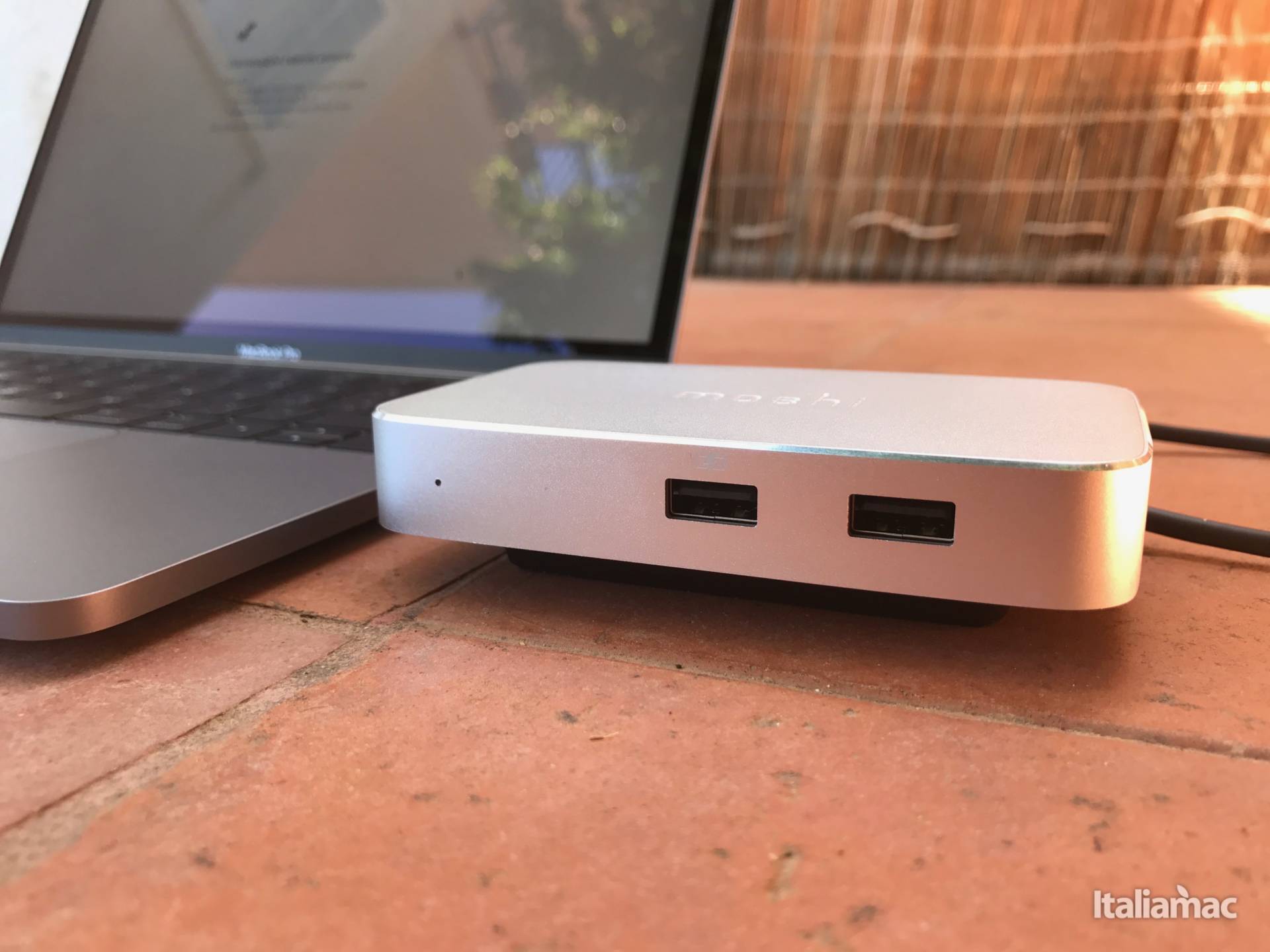 Symbus: L'hub USB-C da tavolo di Moshi 1