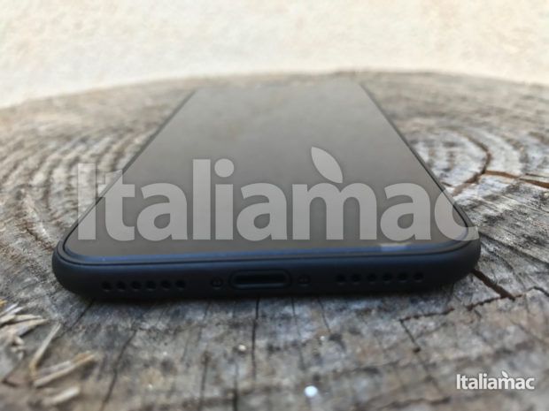 Scoop! Italiamac vi mostra iPhone 8 in anteprima! Foto e video del prototipo. 28