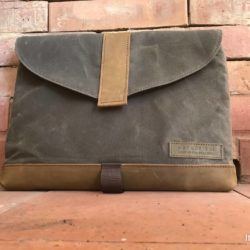 Porta il tuo MacBook Pro sempre con te con la SleeveCase di sfbags 2