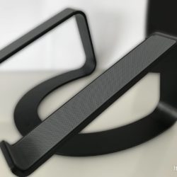Curve: Lo stand con design minimalista per MacBook di TwelveSouth 11