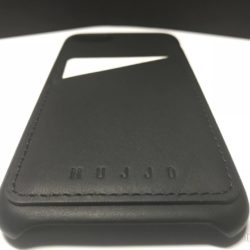 Mujjo: La custodia in vera pelle con porta carte per iPhone 7/8 14