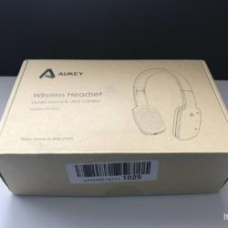 Le cuffie Bluetooth sensibili al tocco over-ear di Aukey 2