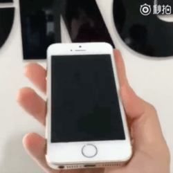 iPhone SE 2 con retro in vetro e ricarica wireless? 3