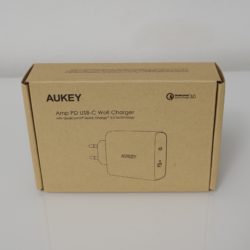 Caricabatterie Aukey USB-C per caricare rapidamente iPhone 8/Plus/X 1