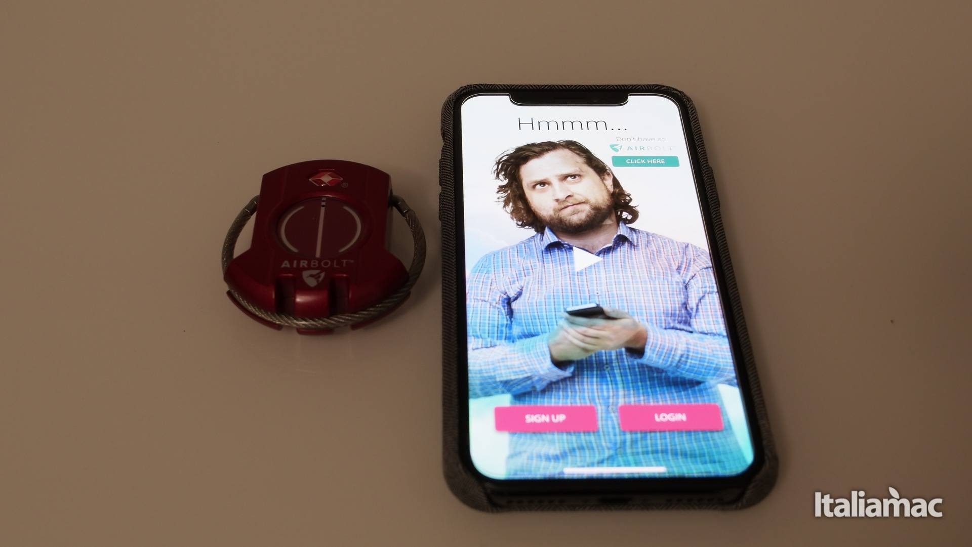 AirBolt: Anche il lucchetto si fa smart e controllabile da iPhone 5
