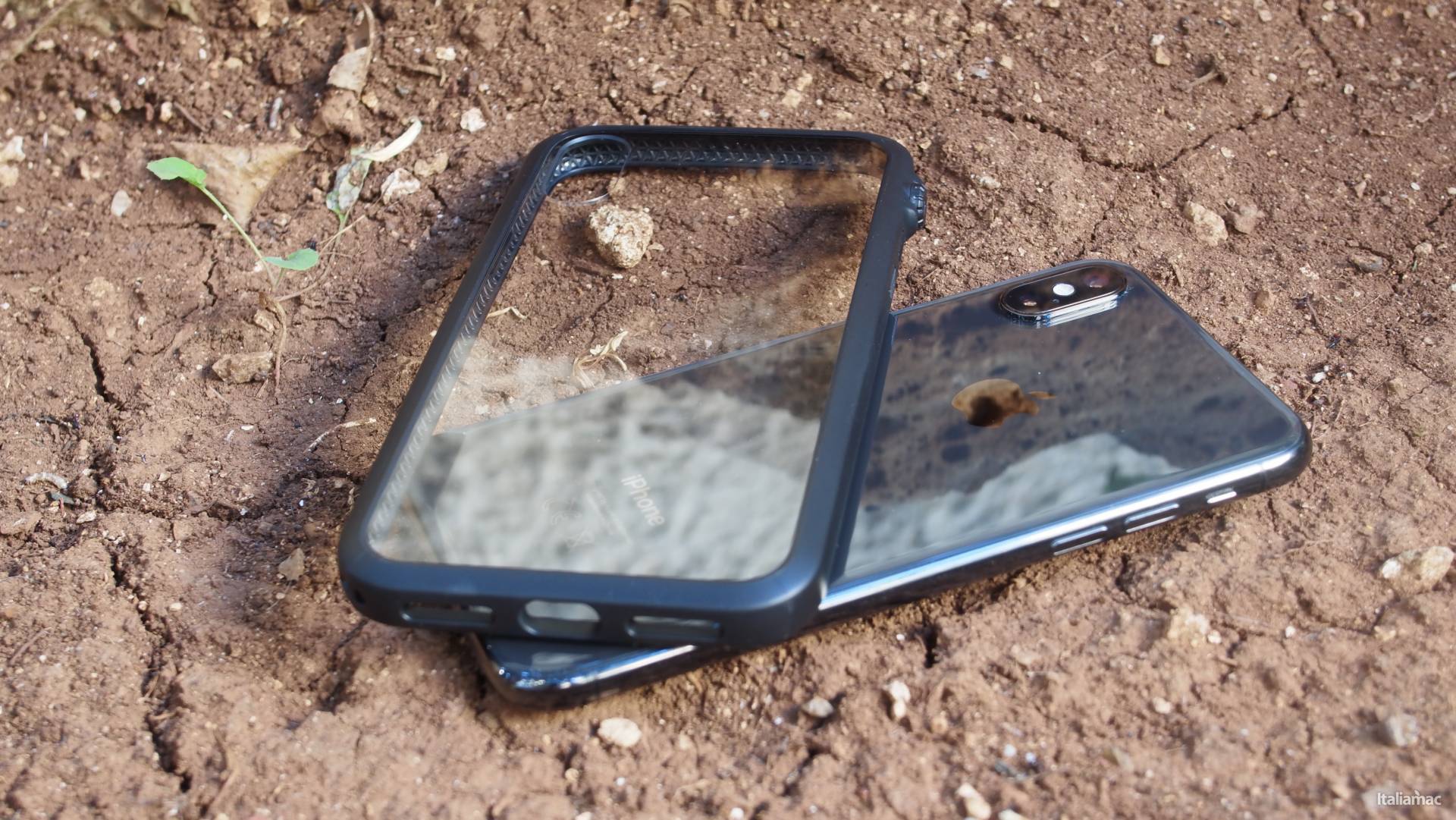 Catalyst Impact Protection Case per iPhone X resiste alle cadute da 3 metri 4