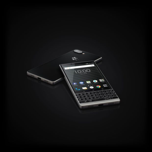 39 immagini del nuovo BlackBerry KEY2 disponibile in Italia dal 30 luglio 21