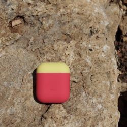 Elago Italian Rose e Coral Blu: Il case in silicone morbido per AirPods 6